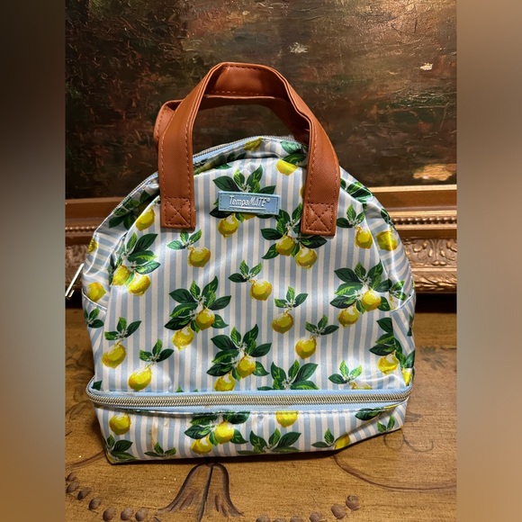 TempaMate Insulated Multi-Compartment Tote Lunch Bag With Lots of Lemon Design - Picture 2 of 12